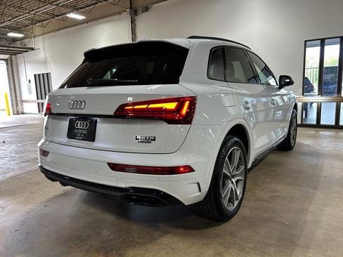 Certified 2025 Audi Q5 2.0T Premium w/ Convenience Plus Package image 3