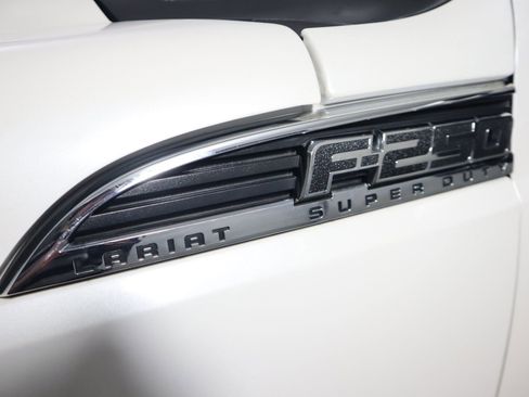 Used 2015 Ford F250 Lariat w/ Lariat Ultimate Package image 24