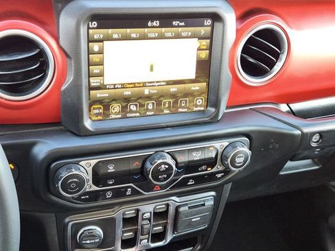 Used 2023 Jeep Wrangler Unlimited Rubicon AWD/4WD image 15