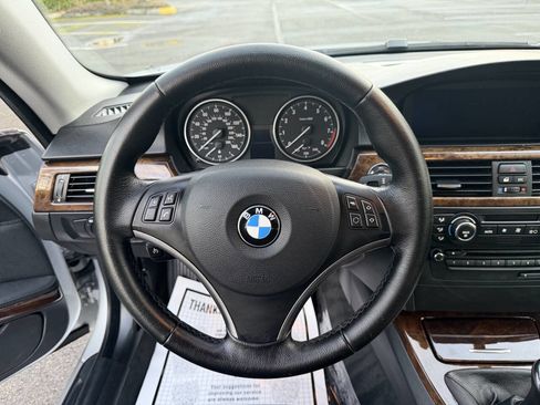 Used 2009 BMW 335i Coupe image 18