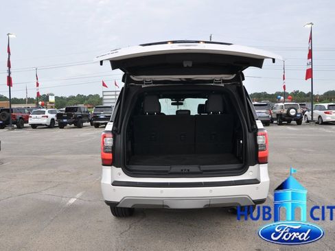 Used 2019 Ford Expedition Limited w/ Equipment Group 302A RWD image 23