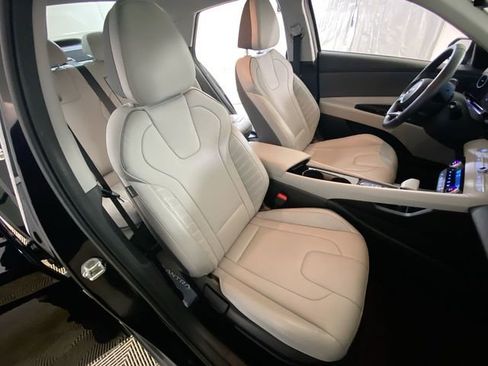 Used 2023 Hyundai Elantra Limited w/ Preferred Accessory Package image 13