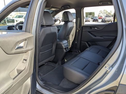 Used 2025 Chevrolet Equinox LT w/ Convenience Package II image 37