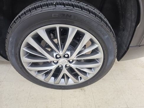 Used 2025 Buick Enclave Avenir w/ Super Cruise Package AWD/4WD image 24