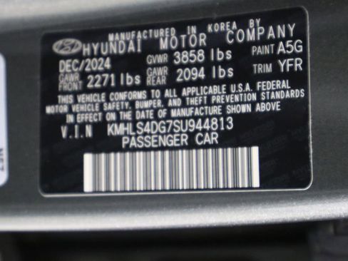 Used 2025 Hyundai Elantra SEL FWD image 40