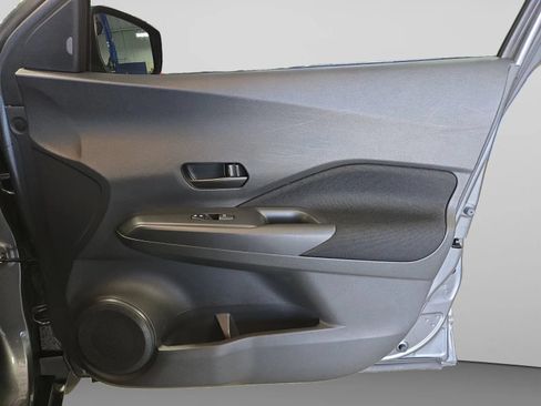 Used 2022 Nissan Kicks S FWD image 33