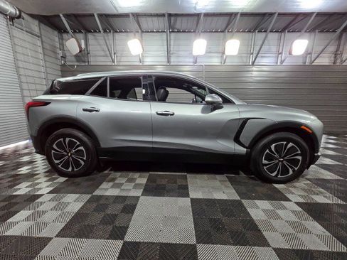 Used 2024 Chevrolet Blazer EV LT AWD/4WD image 9