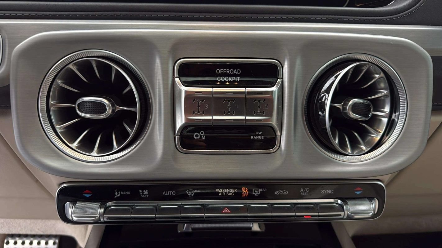 Used 2025 Mercedes-Benz G 63 AMG 4MATIC image 32