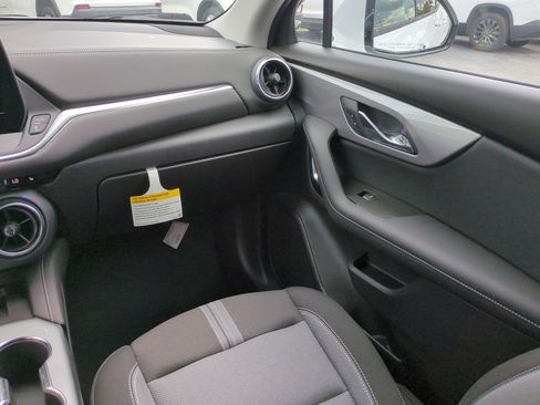 New 2025 Chevrolet Blazer LT w/ Convenience Package image 16