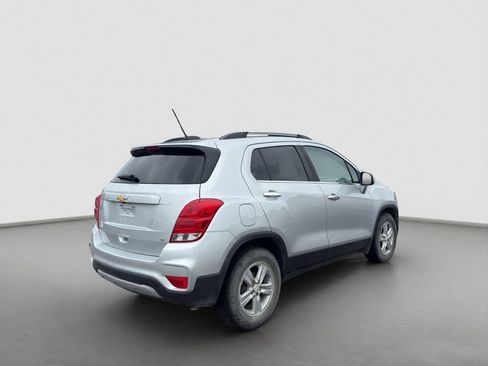 Used 2019 Chevrolet Trax LT w/ LT Convenience Package FWD image 6