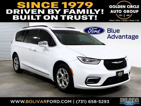 Used 2022 Chrysler Pacifica Limited FWD image 1