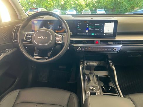 Certified 2025 Kia Sorento S w/ Panoramic Sunroof Package FWD image 17