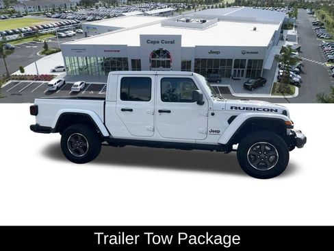 Used 2023 Jeep Gladiator Rubicon w/ Cold Weather Group AWD/4WD image 4
