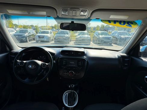 Used 2017 Kia Soul + w/ Designer's Package FWD image 19