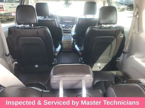 Used 2023 Chrysler Pacifica Touring-L FWD image 22
