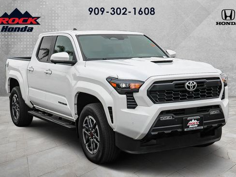 Used 2024 Toyota Tacoma TRD Sport w/ TRD Sport Premium Package AWD/4WD image 3