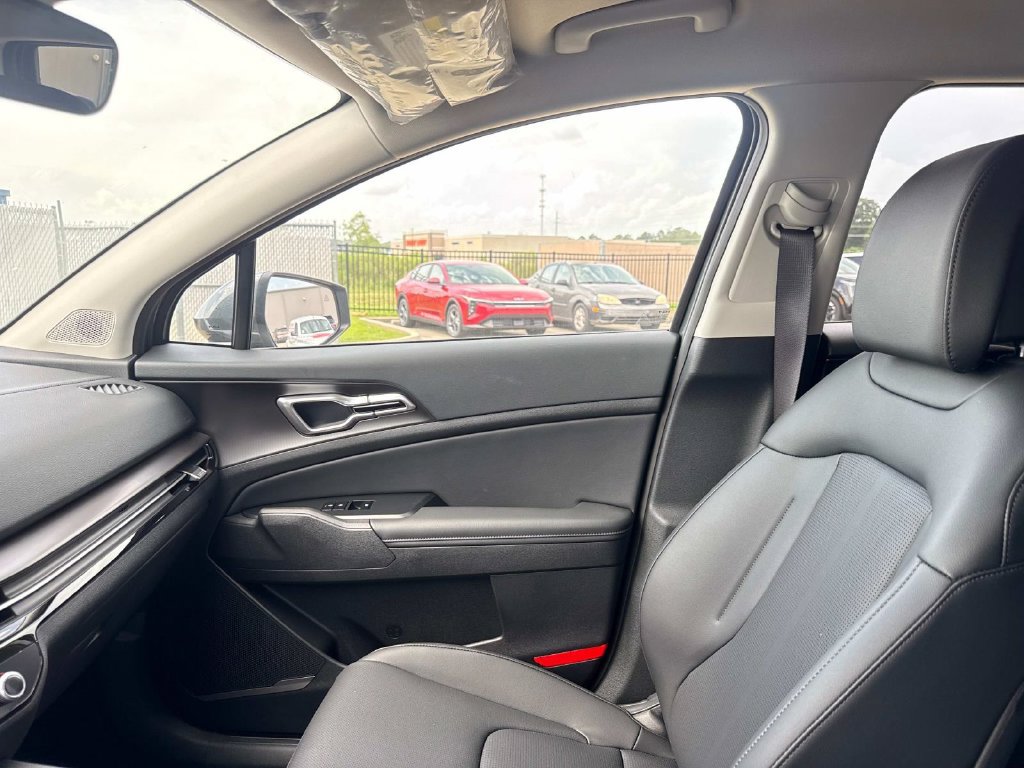 New 2026 Kia Sportage SX FWD image 16