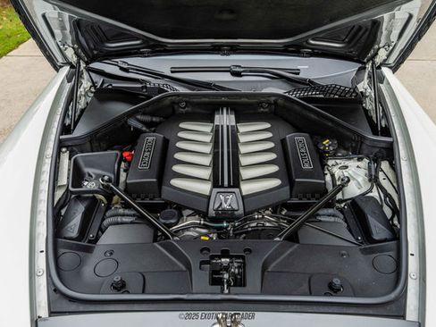 Used 2015 Rolls-Royce Ghost image 17