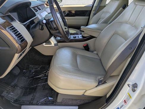 Used 2020 Land Rover Range Rover HSE image 14