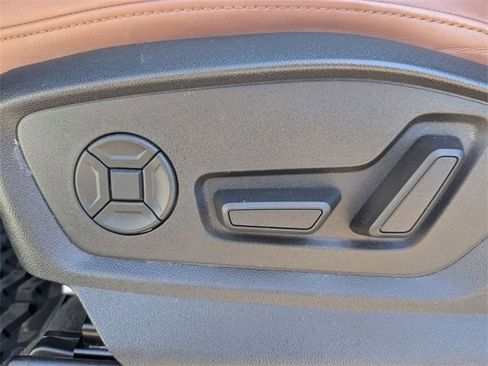 Used 2022 Audi Q8 Premium Plus w/ Premium Plus Package image 13