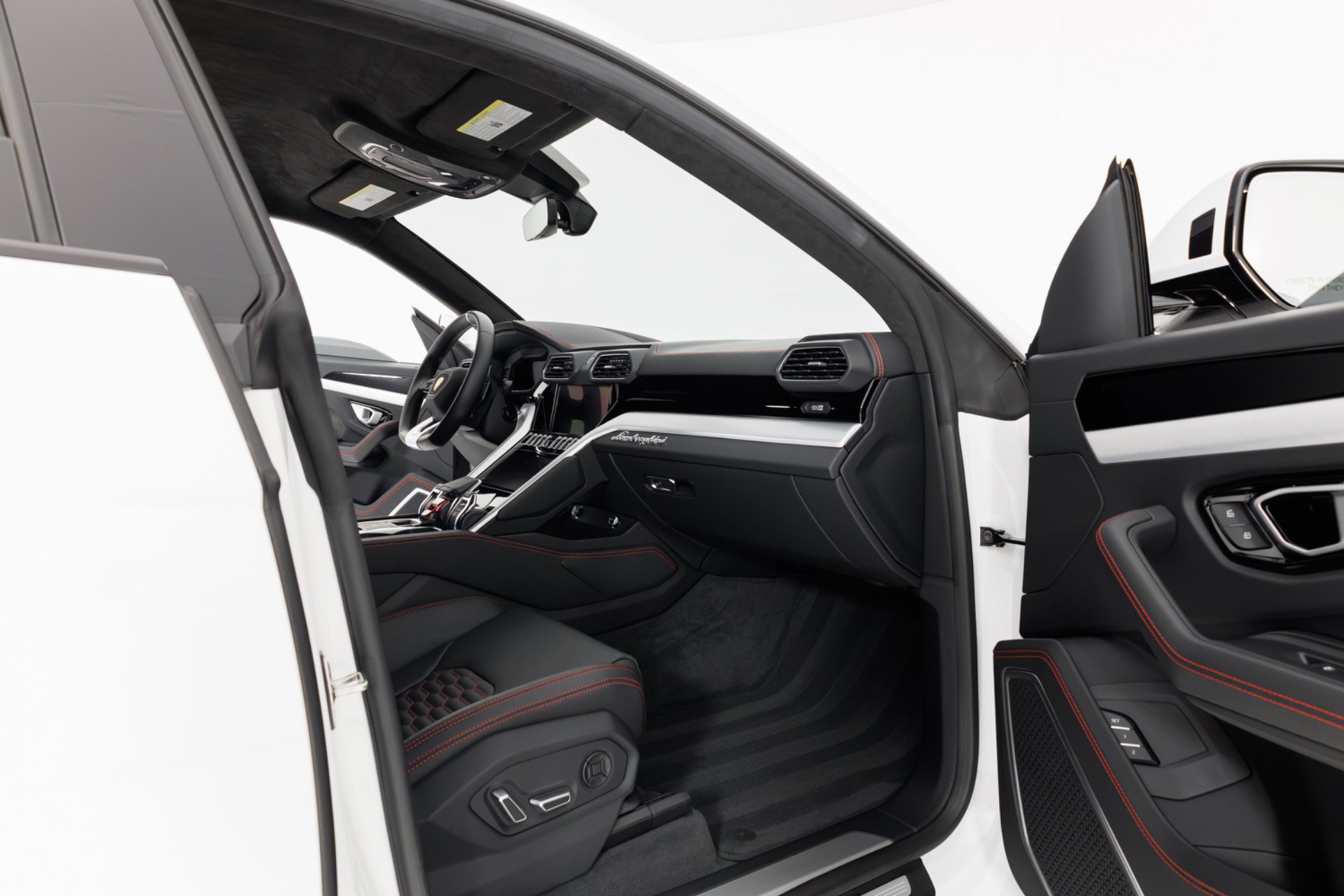 Used 2024 Lamborghini Urus S AWD/4WD image 36