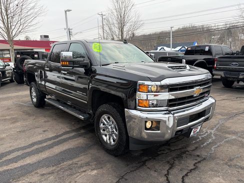 Used 2019 Chevrolet Silverado 3500 LTZ w/ Duramax Plus Package image 4