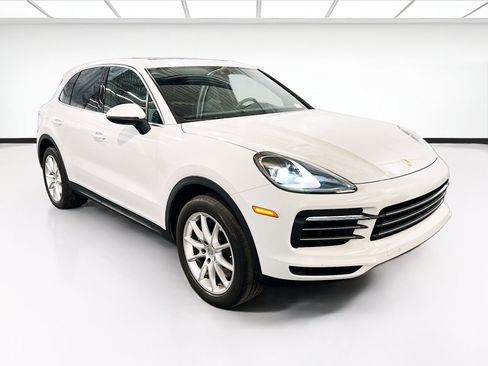 Used 2022 Porsche Cayenne AWD/4WD image 3