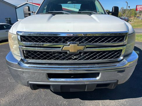 Used 2011 Chevrolet Silverado 2500 W/T w/ Snow Plow Prep Package image 11
