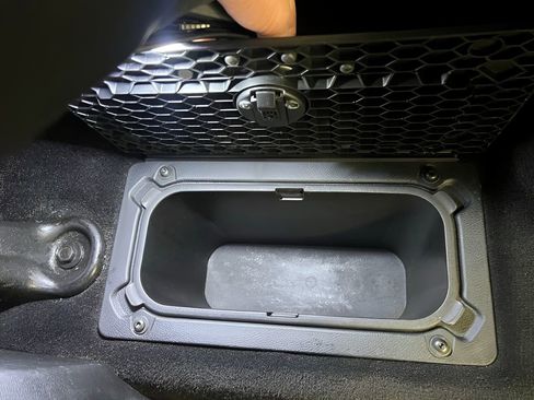 Used 2017 RAM 1500 Classic SLT AWD/4WD image 39