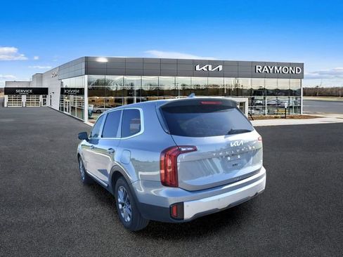 Used 2024 Kia Telluride LX AWD/4WD image 5