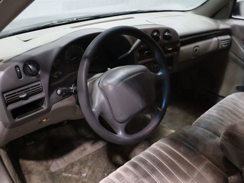 Used 2000 Chevrolet Lumina w/ Preferred Equipment Group image 12