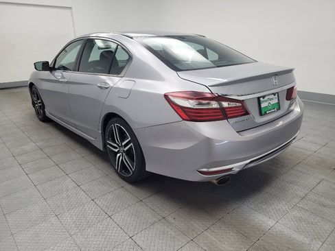 Used 2017 Honda Accord Sport image 5