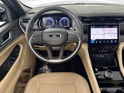 Used 2023 Jeep Grand Cherokee Limited w/ Luxury Tech Group II AWD/4WD image 23