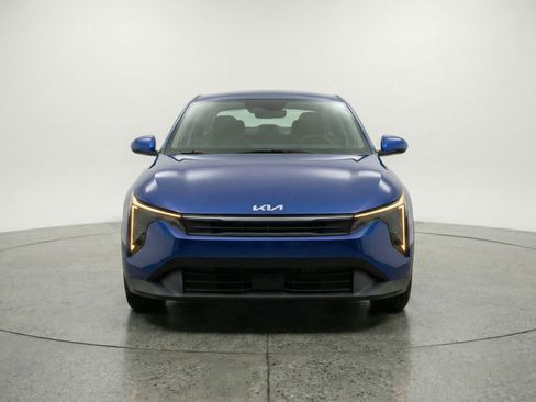 Used 2025 Kia K4 LXS FWD image 2