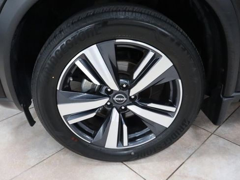 Used 2023 Nissan Rogue Platinum w/ Platinum Premium Package image 9