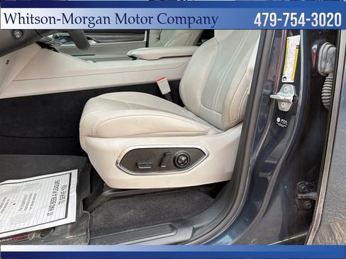 Used 2023 Jeep Wagoneer L Series II AWD/4WD image 14
