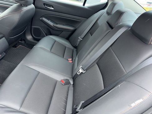 Used 2022 Nissan Altima 2.5 SR image 3