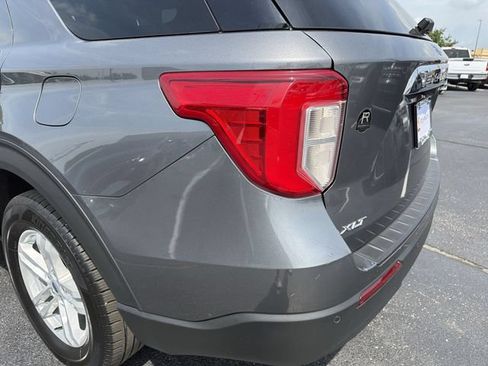 Used 2024 Ford Explorer XLT AWD/4WD image 37