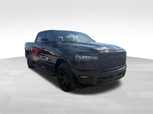 Used 2025 RAM 1500 Big Horn AWD/4WD image 3