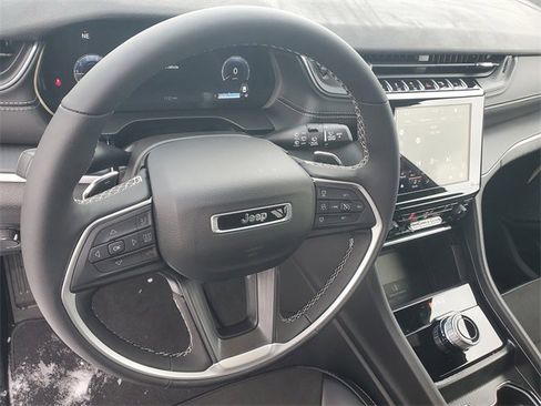 New 2025 Jeep Grand Cherokee L Altitude image 20