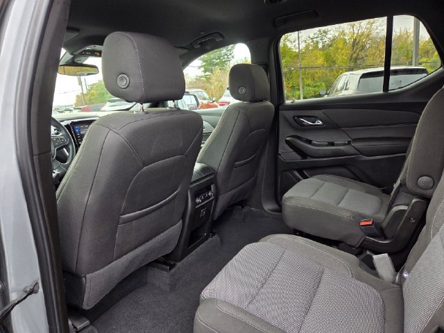 Certified 2023 Chevrolet Traverse LT FWD image 13