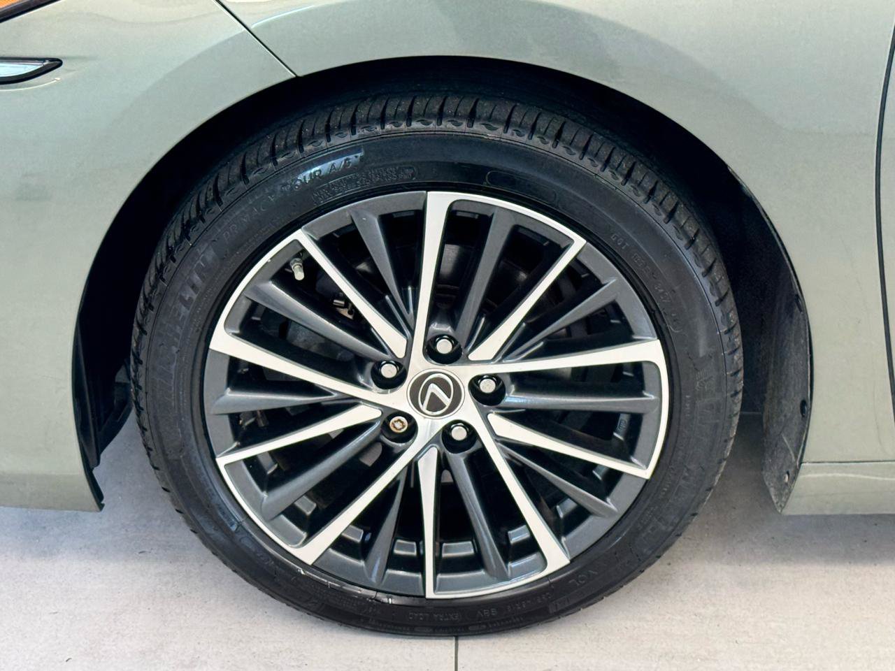 Used 2022 Lexus ES 350 w/ Premium Package FWD image 42