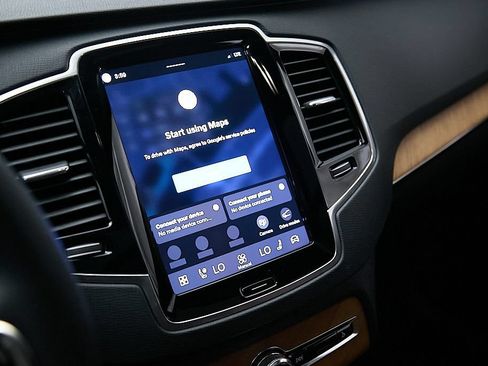 Certified 2023 Volvo XC90 B6 Plus w/ Protection Package Premier AWD/4WD image 11