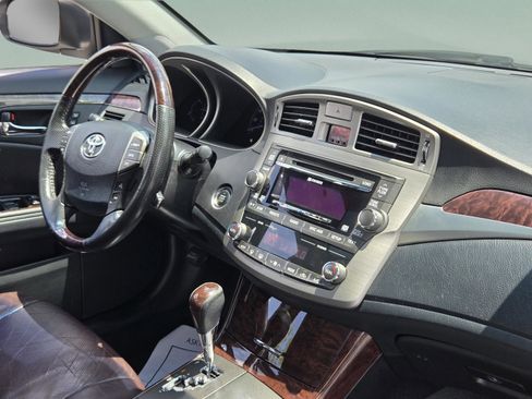 Used 2011 Toyota Avalon Limited FWD image 12