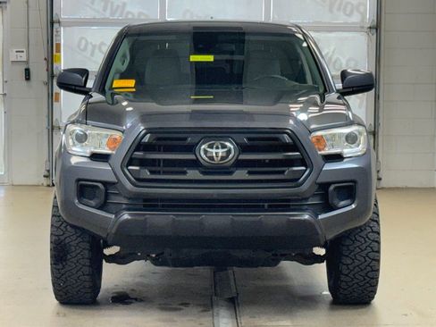 Used 2019 Toyota Tacoma SR w/ SR Convenience Package image 2