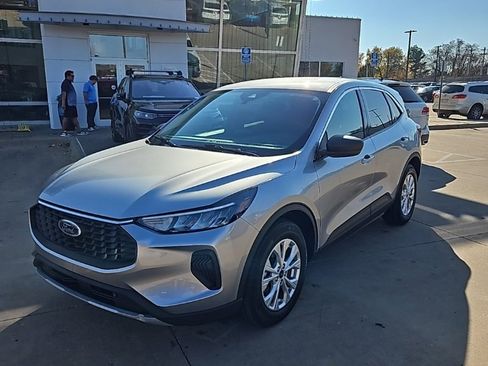 Used 2023 Ford Escape Active image 1