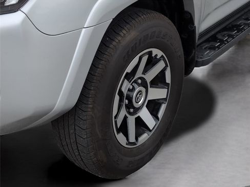 Used 2024 Toyota 4Runner TRD Off-Road image 8