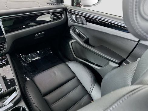 Certified 2026 Porsche Macan Turbo AWD/4WD image 26