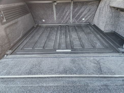 Used 2020 Land Rover Range Rover HSE image 32