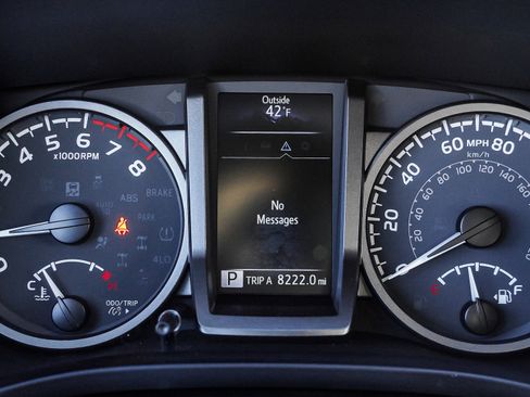 Used 2023 Toyota Tacoma TRD Sport image 38